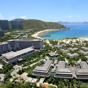 Luhuitou & Spa Resort